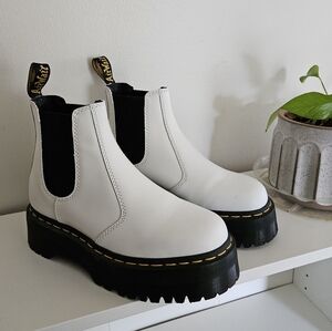 Dr. Martens | 2976 Chelsea Boots
